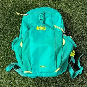 REI Kids Tarn 12 Backpack - Teal and Yellow